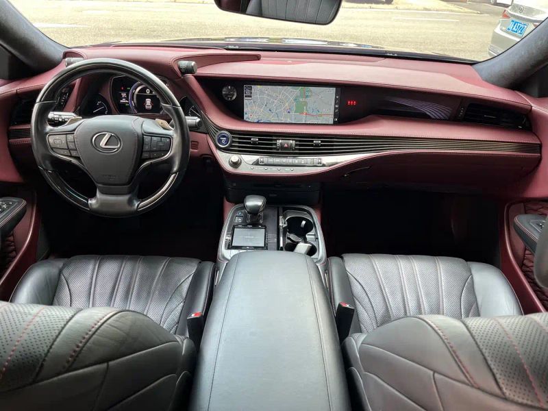 Lexus LS
