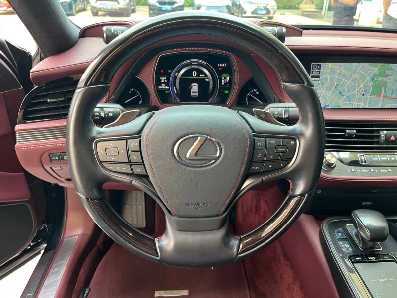 Lexus LS