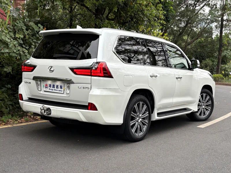 Lexus LX