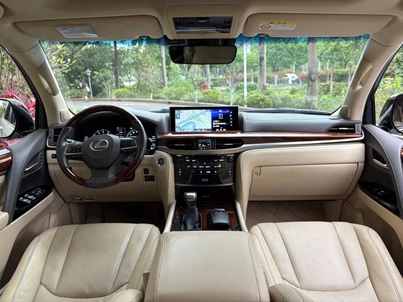 Lexus LX