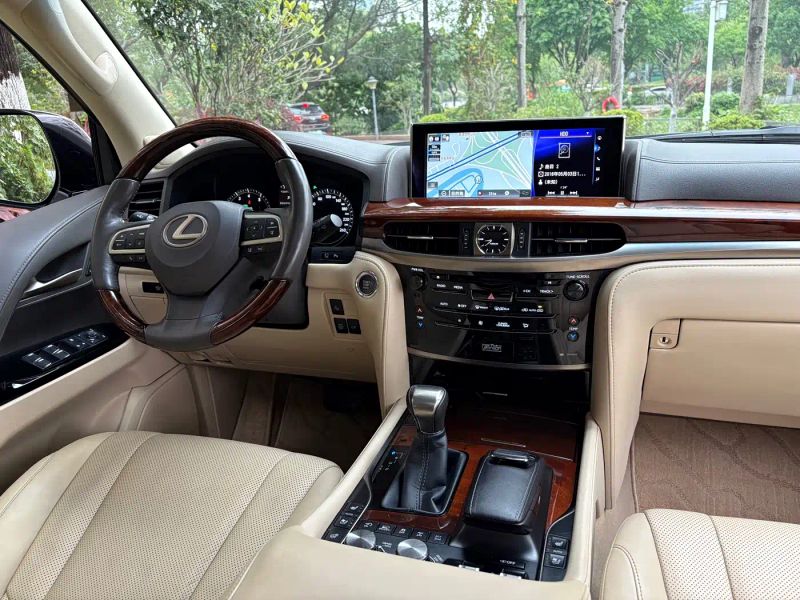 Lexus LX