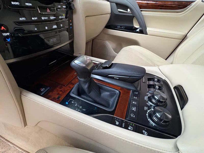 Lexus LX