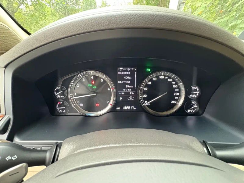 Lexus LX