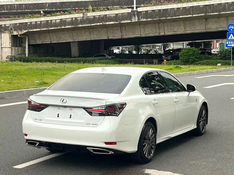 Lexus GS
