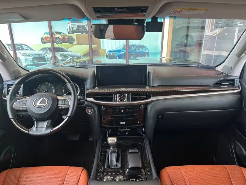 Lexus LX