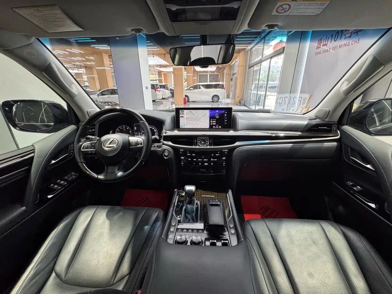 Lexus LX