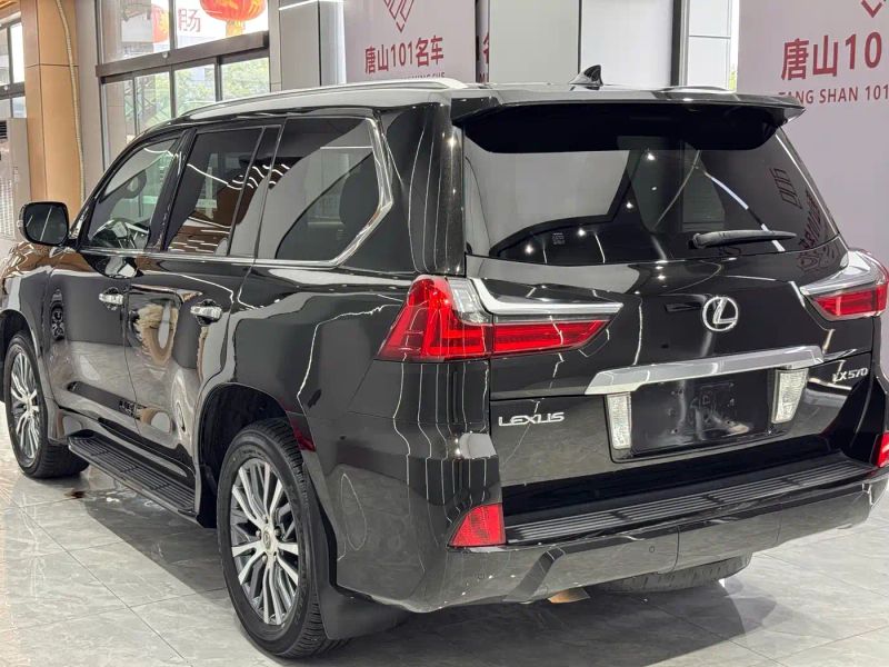 Lexus LX