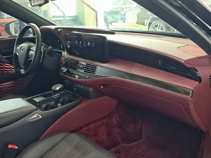 Lexus LS