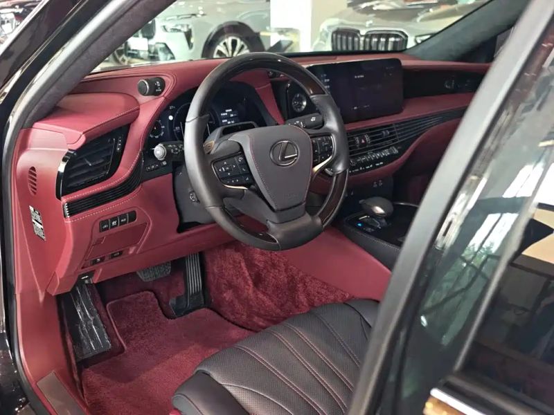 Lexus LS