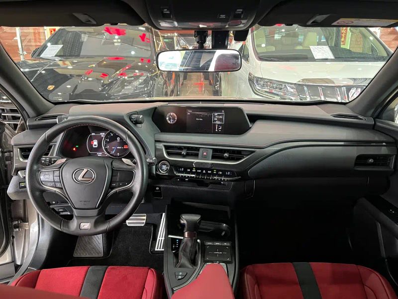Lexus UX