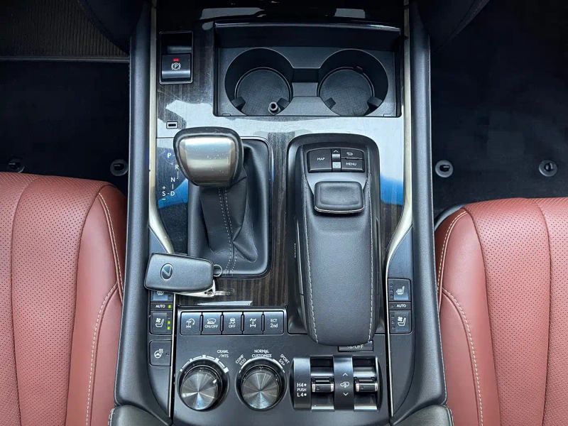 Lexus LX