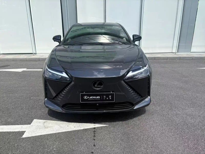 Lexus RZ