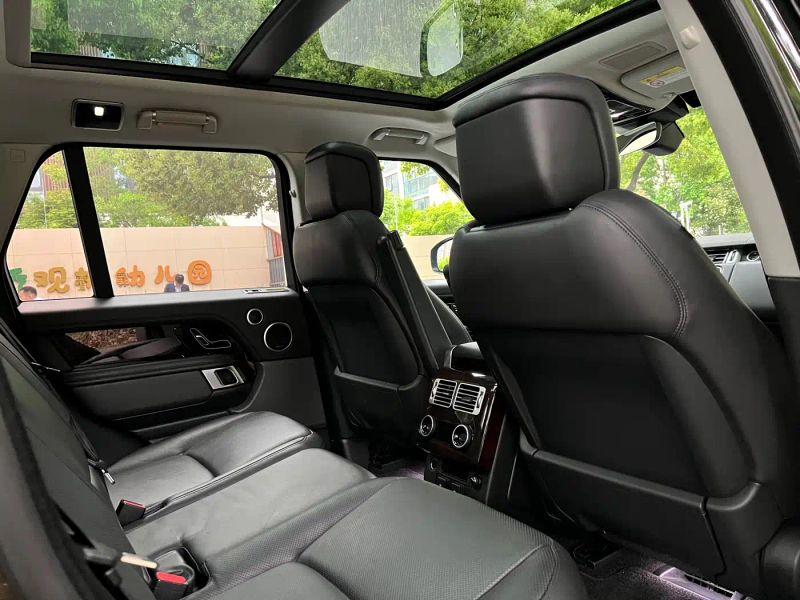 Land_rover range-rover