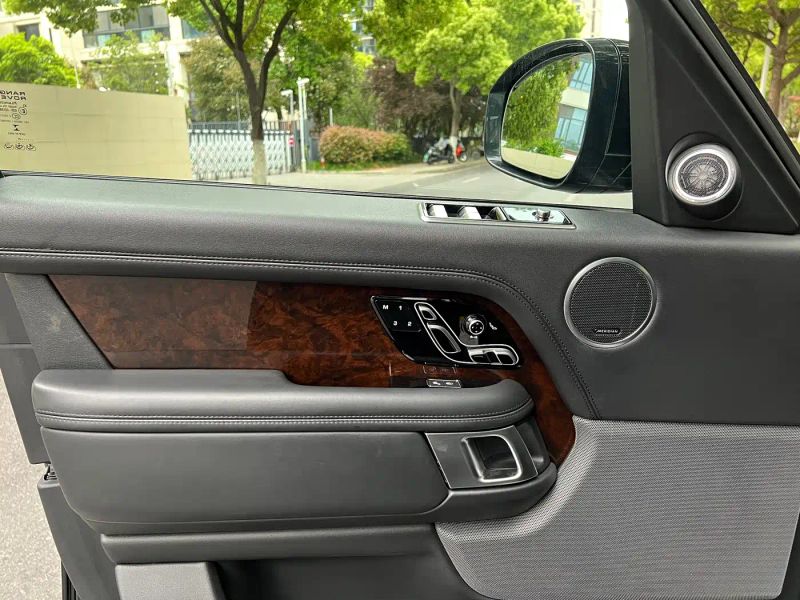 Land_rover range-rover
