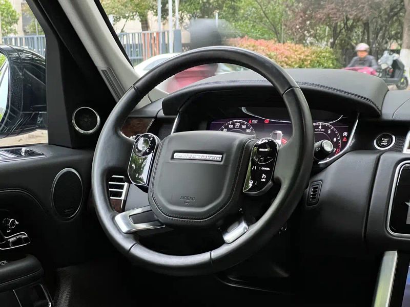 Land_rover range-rover