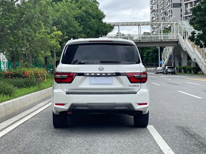 Nissan armada