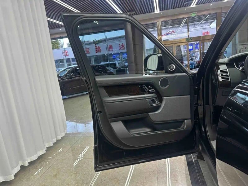 Land_rover range-rover