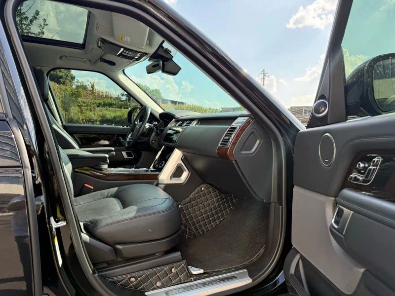 Land_rover range-rover