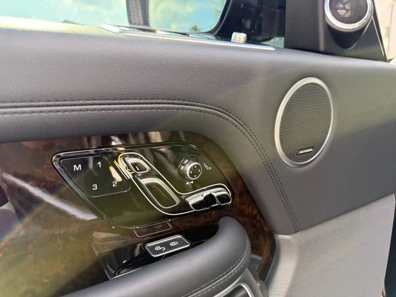 Land_rover range-rover