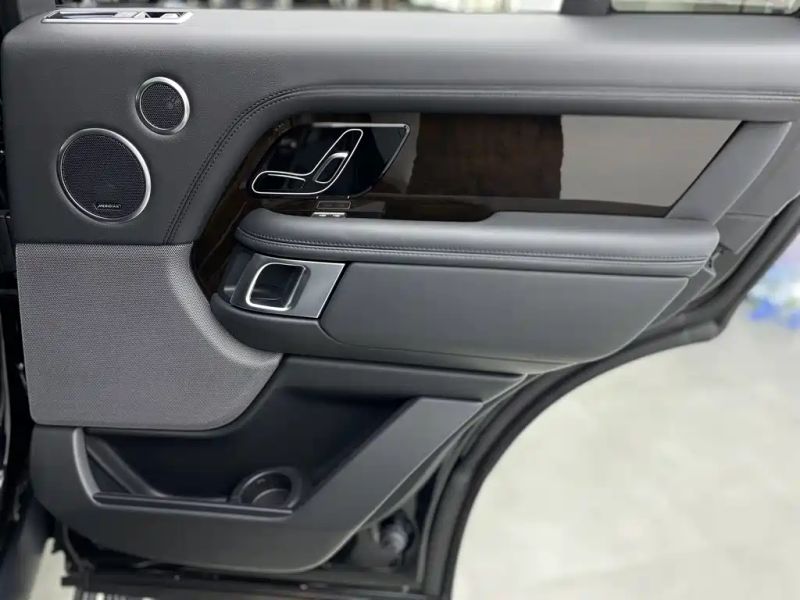 Land_rover range-rover
