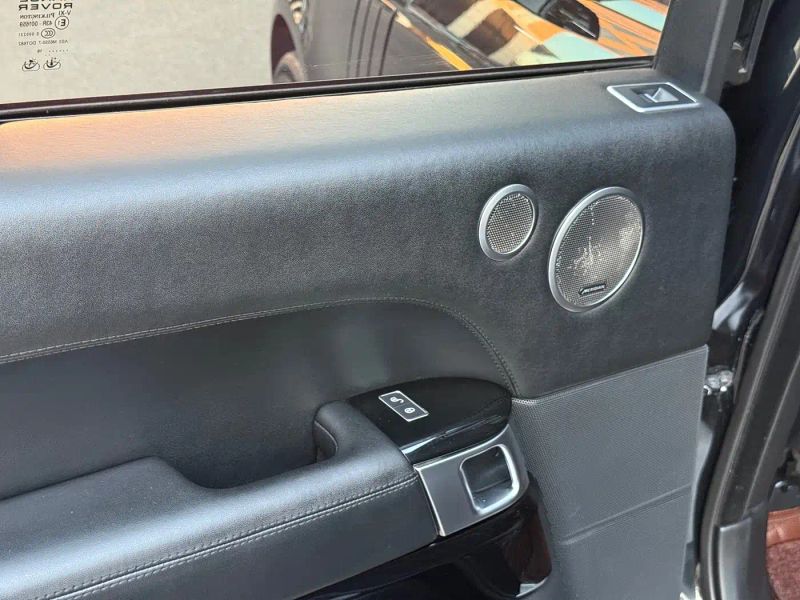Land_rover range-rover
