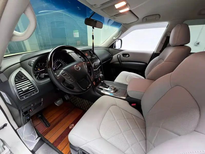 Nissan y62