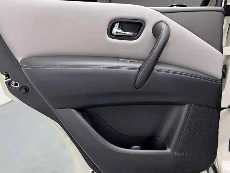 Nissan y62