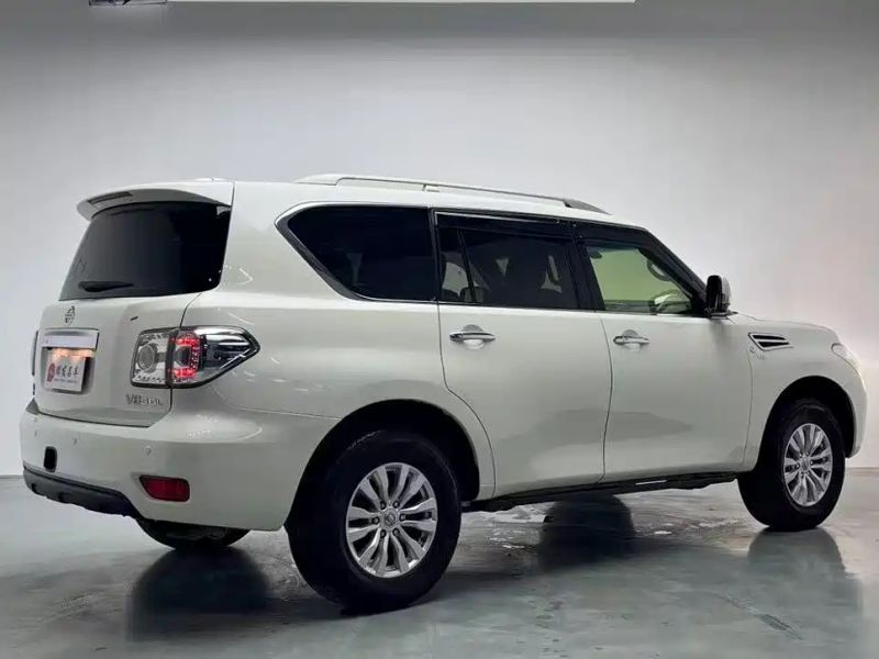 Nissan y62