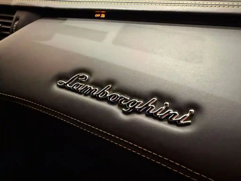 Lamborghini supercar