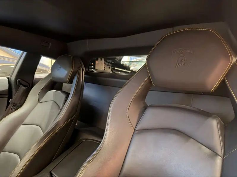 Lamborghini supercar