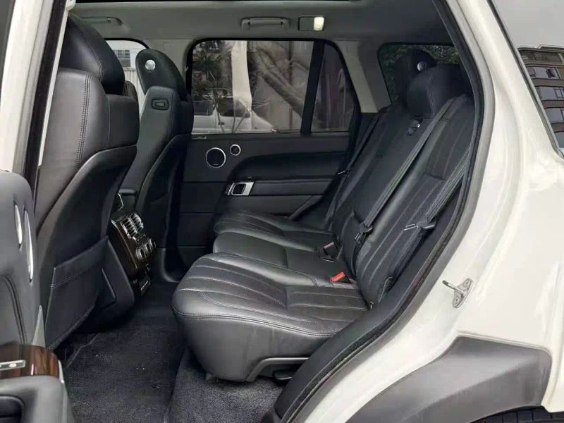 Land_rover range-rover