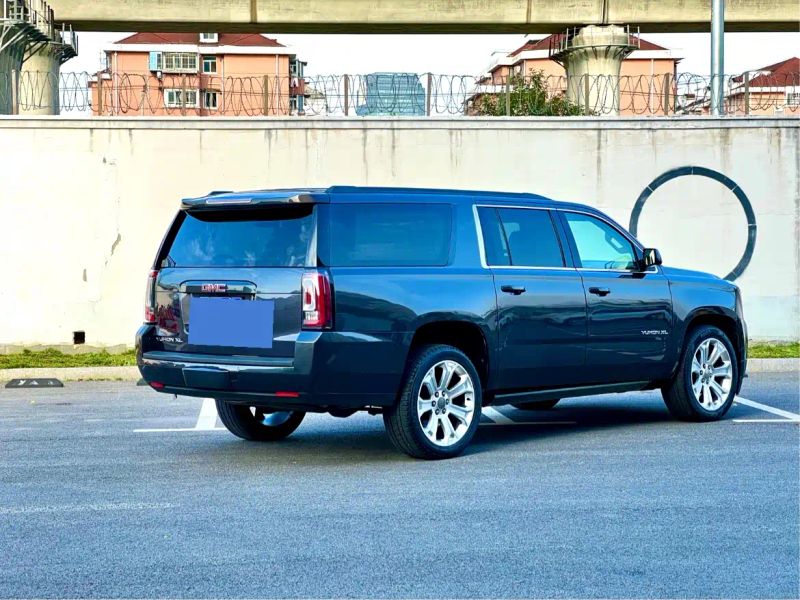 Hummer yukon
