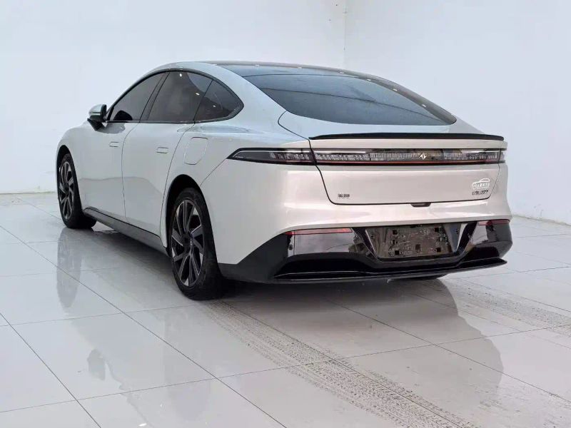 eπ sedan