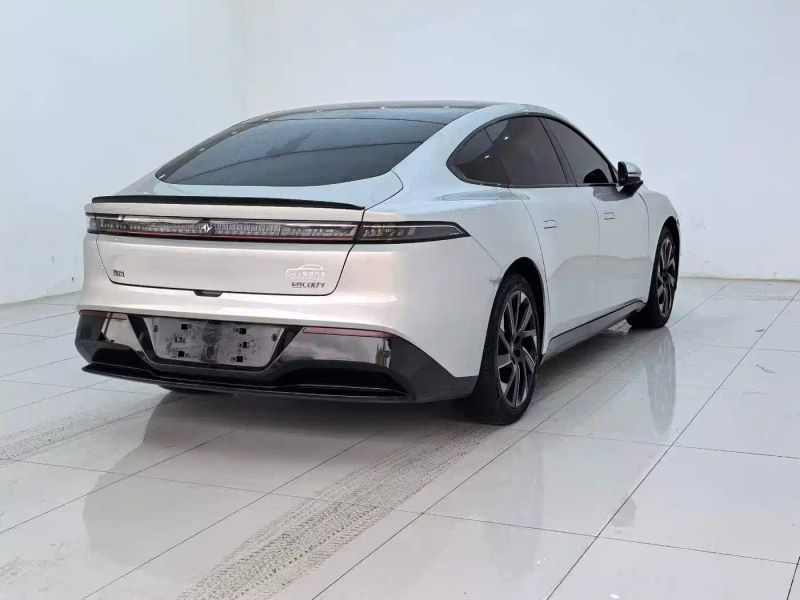 eπ sedan