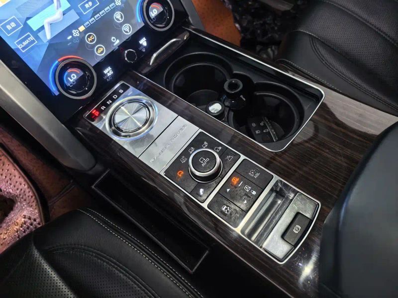 Land_rover range-rover