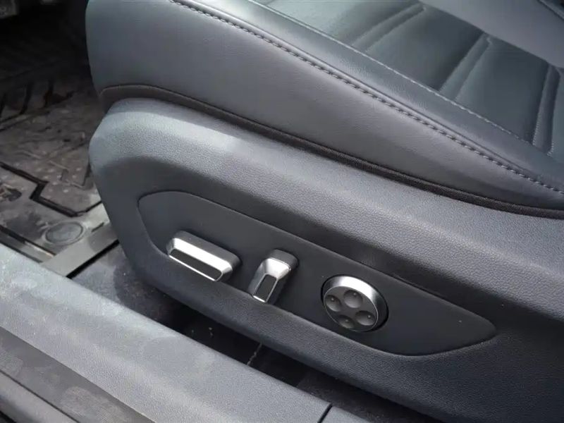 eπ sedan