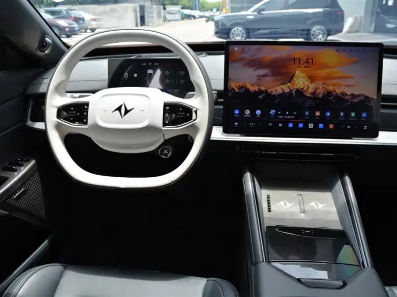 eπ sedan