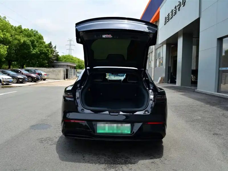 eπ sedan