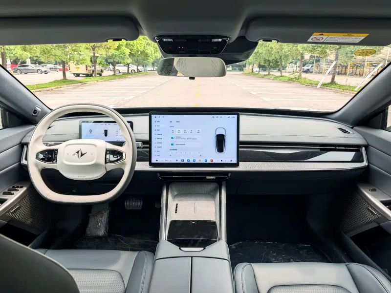 eπ sedan