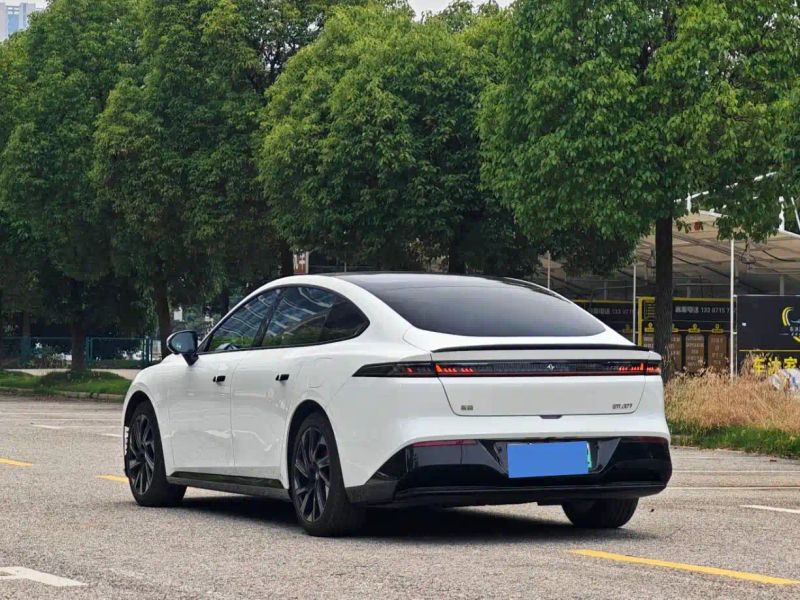 eπ sedan