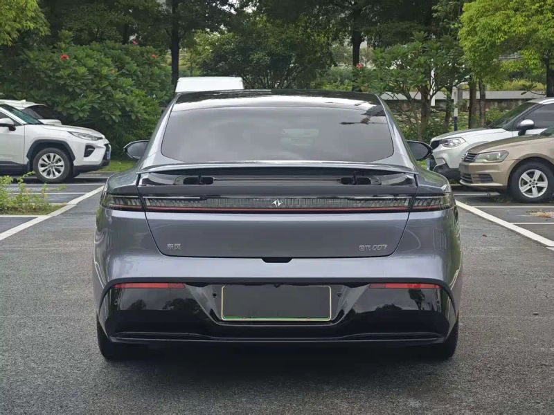 eπ sedan