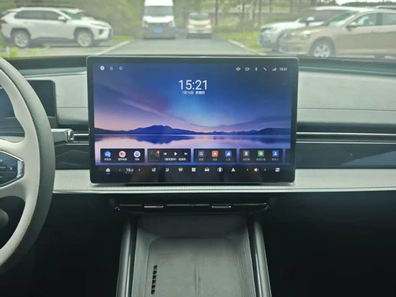 eπ sedan