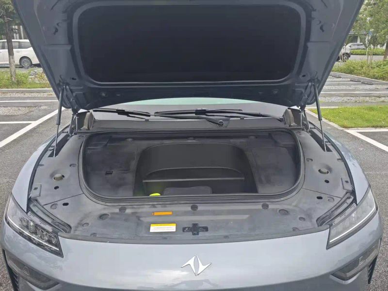 eπ sedan