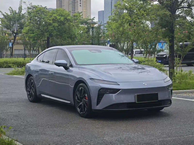 eπ sedan