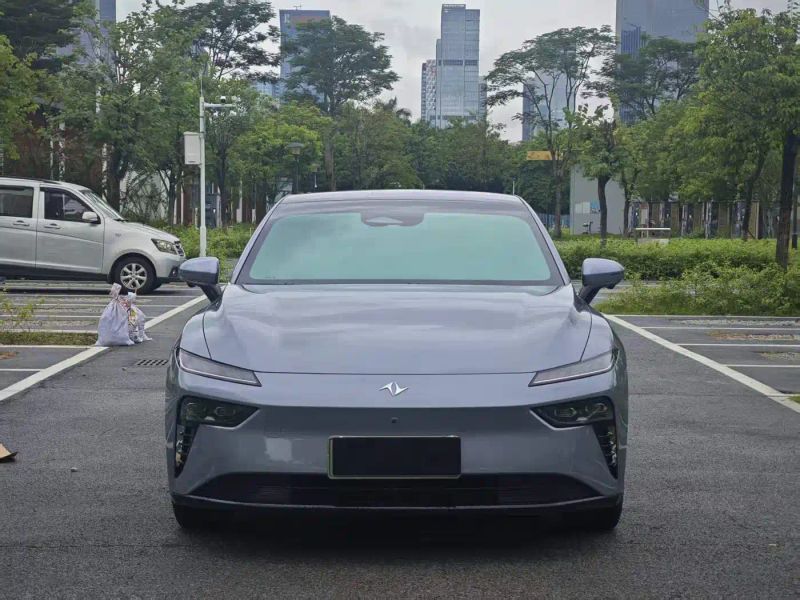 eπ sedan
