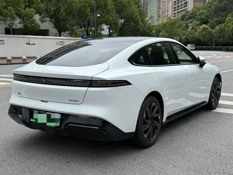 eπ sedan