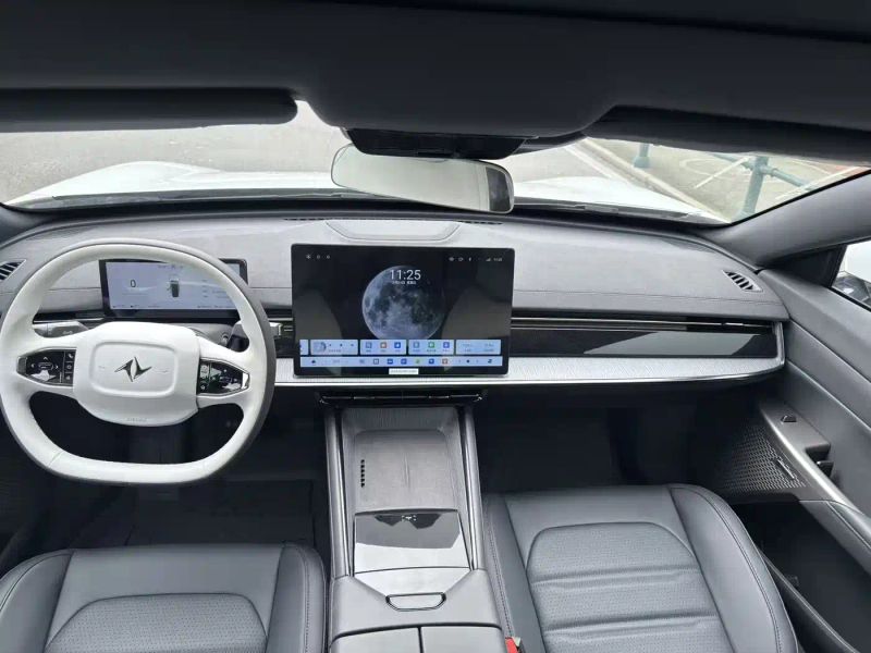 eπ sedan
