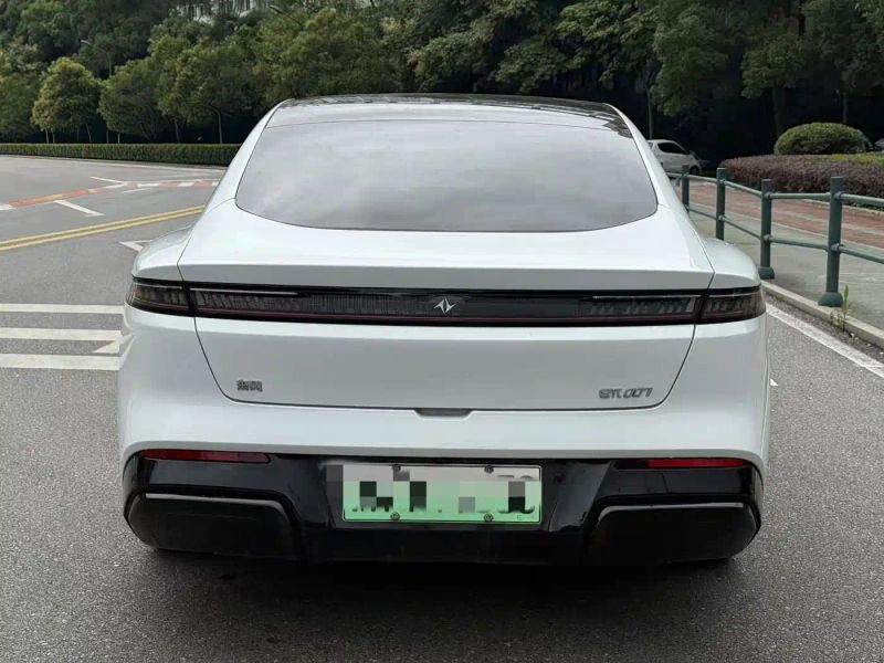 eπ sedan
