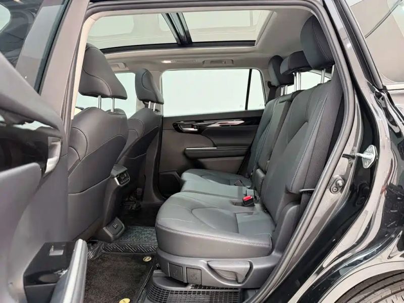 alphard highlander