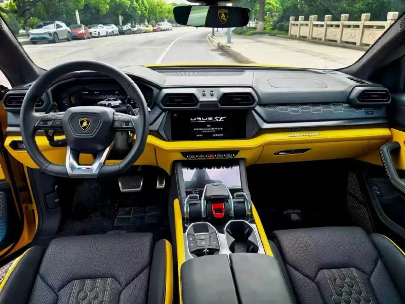 Lamborghini se